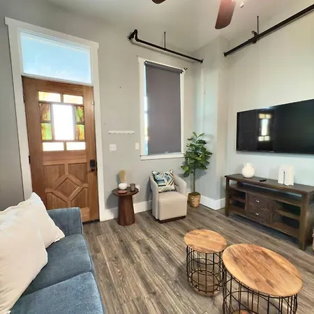 Oasis Cozy Near French Quarter Appartement